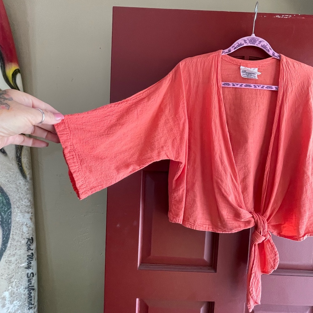 - Beautiful salmon 🍣 colored 100% cotton front tie cropped coverup. - Picture 2 of 5
